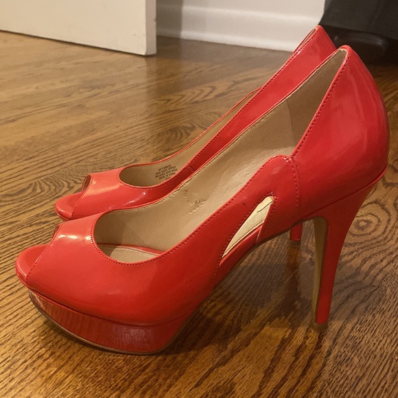 Coral Marc Fisher heels - Picture 2 of 4